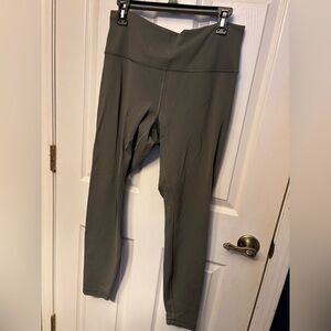 Lululemon Wunder Train High-Rise Tight 28"
Army Green. Size 14. No inside tags.